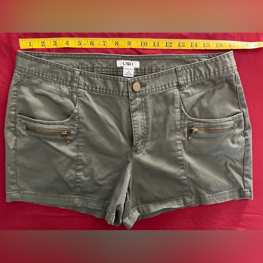 Cato contemporary shorts size 14 Olive Green